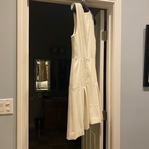 Off white sleeveless dtess